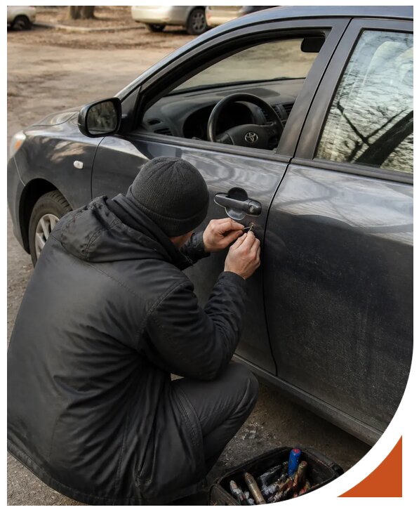 Профессиональное вскрытие автомобиля Тойота без повреждений в Комсомольске-на-Амуре